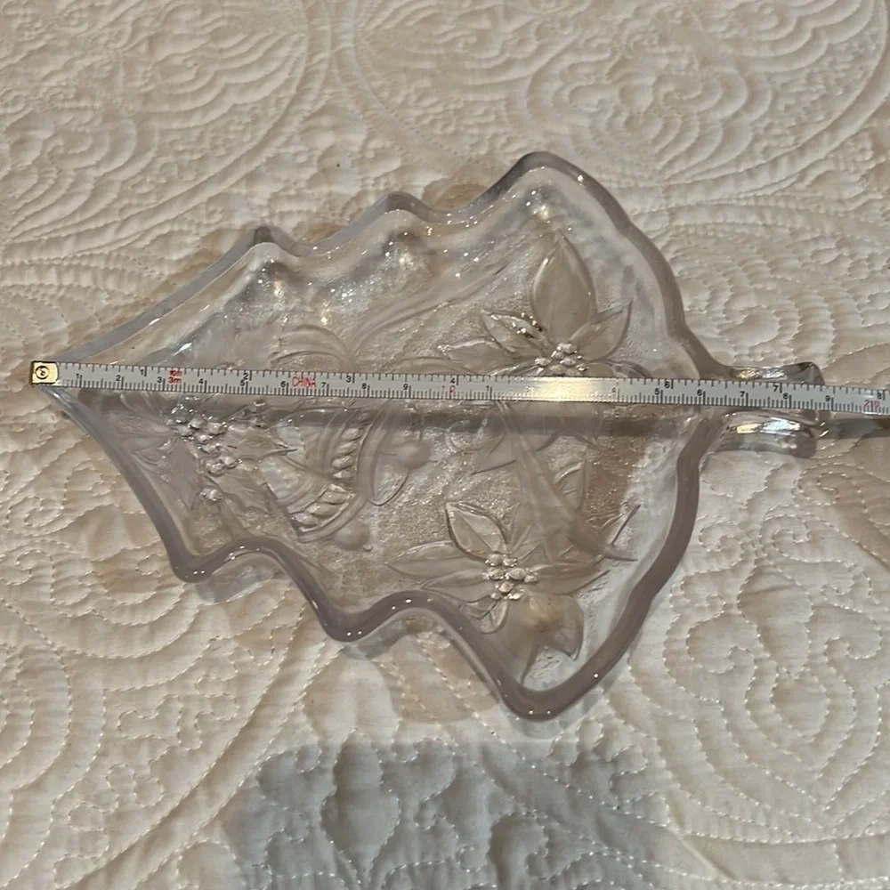 Glass‎ Christmas Tree servers